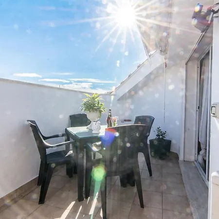 Penthouse Three Bedrooms סנרמו