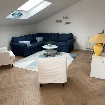 Penthouse Three Bedrooms דירה *