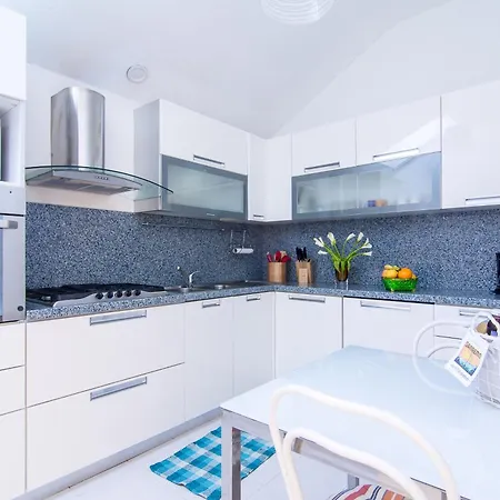 דירה Penthouse Three Bedrooms